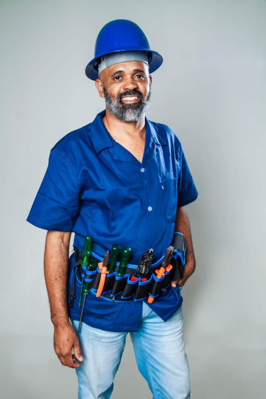 Joel Oliveira - Profissional de Reparos